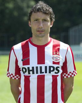 虽然他在国 虽然他在国