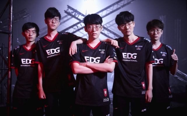 足球超级巨 足球超级巨